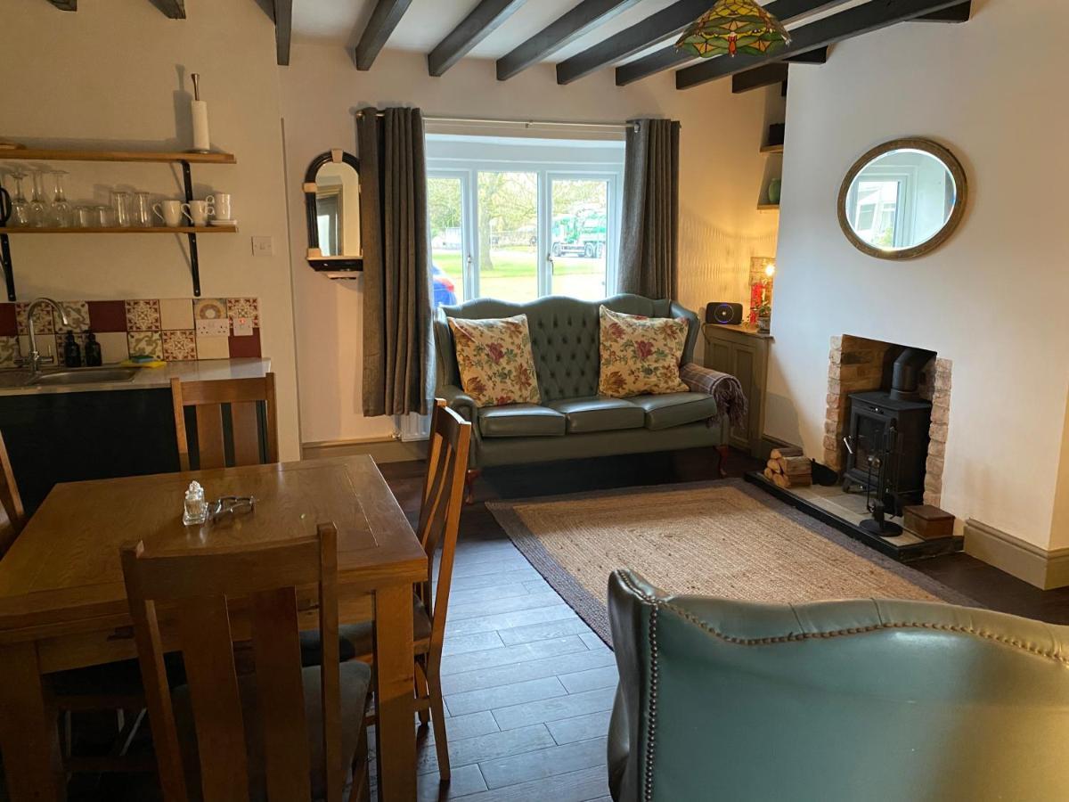 Work And Relax - Fast Wifi, Fireplace & Near Pub Newton Aycliffe Eksteriør bilde